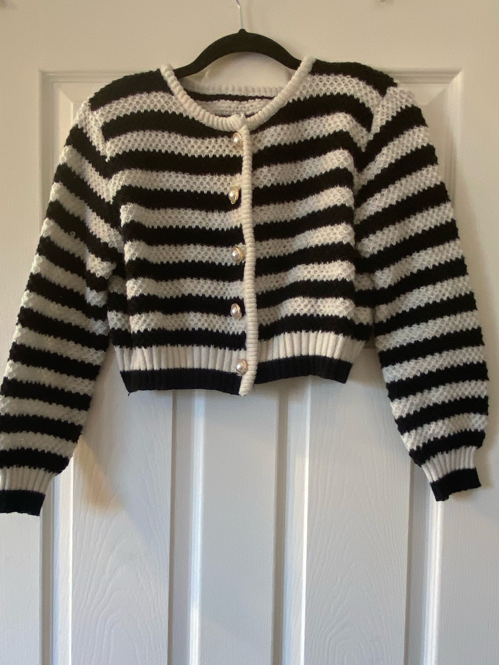 Black White Striped Cropped Cardigan Pearl Buttons Cozy Knit Sweater